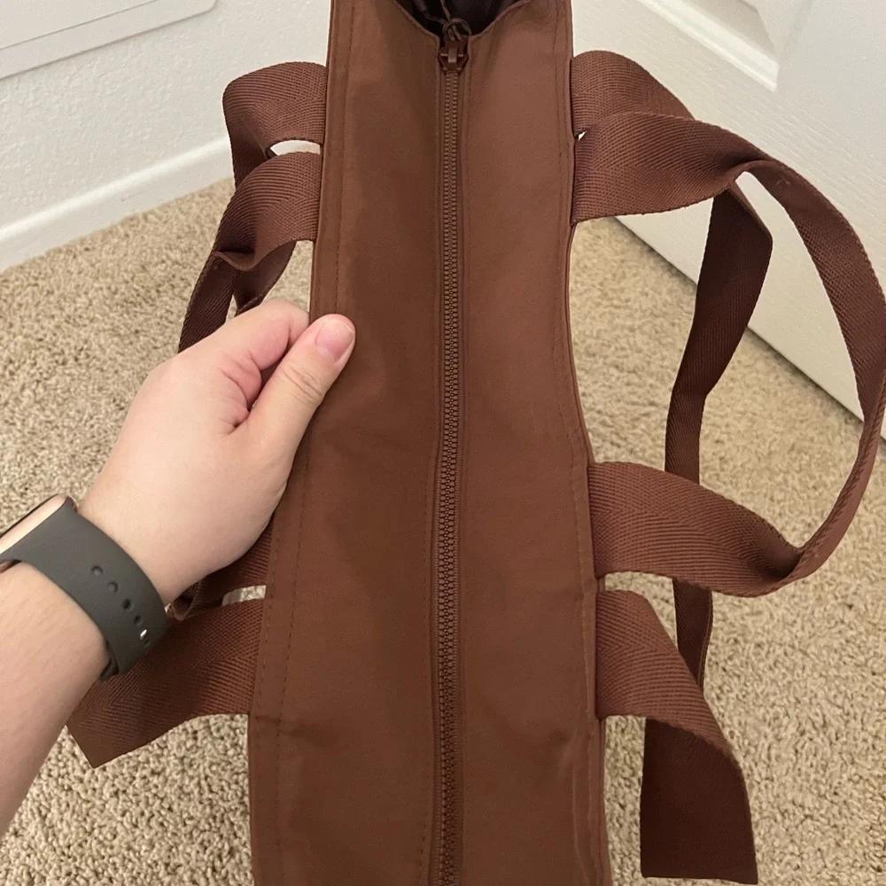 NWT BEIS Sports Carryall Bag in Maple - Picture 2 of 11